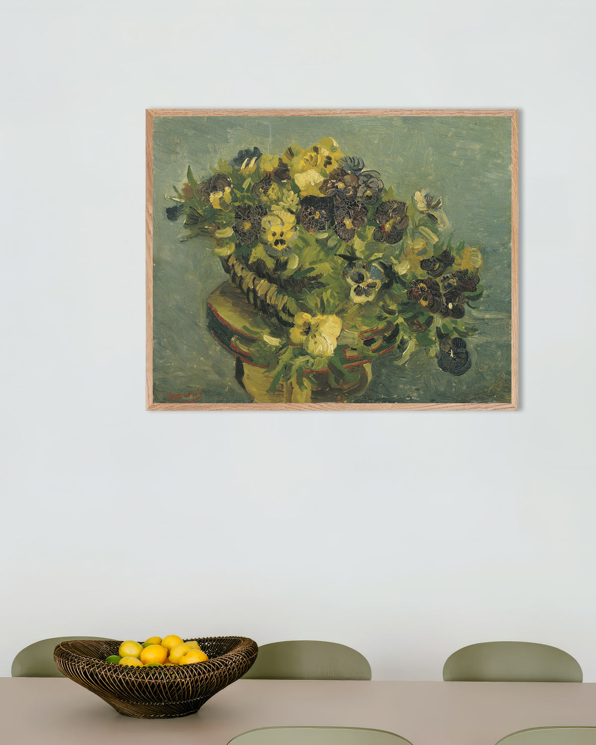 Poster Panier de pensées sur une petite table (1887) de Vincent van Gogh, avec cadre en bois naturel