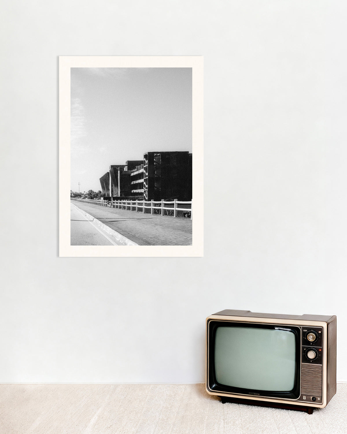 Poster ‘Betonruïne langs de weg’