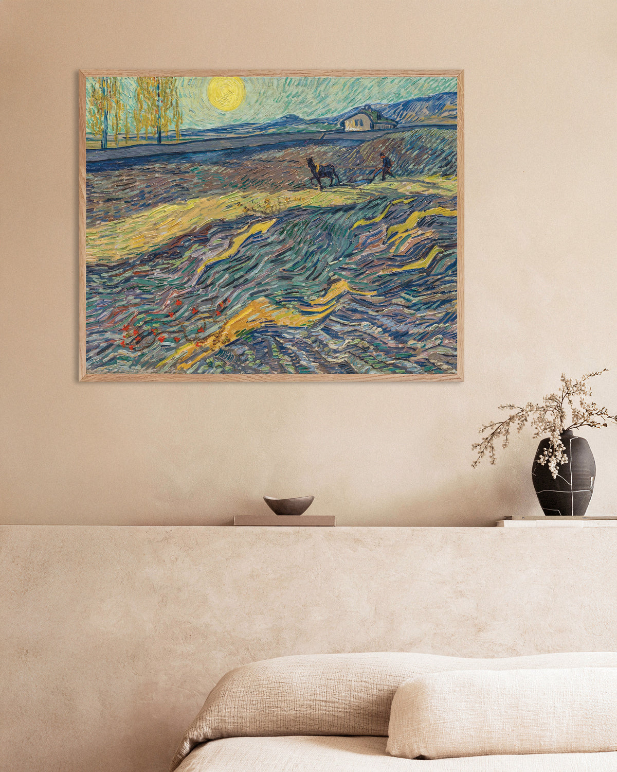 Poster de Champ clos avec laboureur (1889), de Vincent van Gogh, avec un cadre en bois naturel