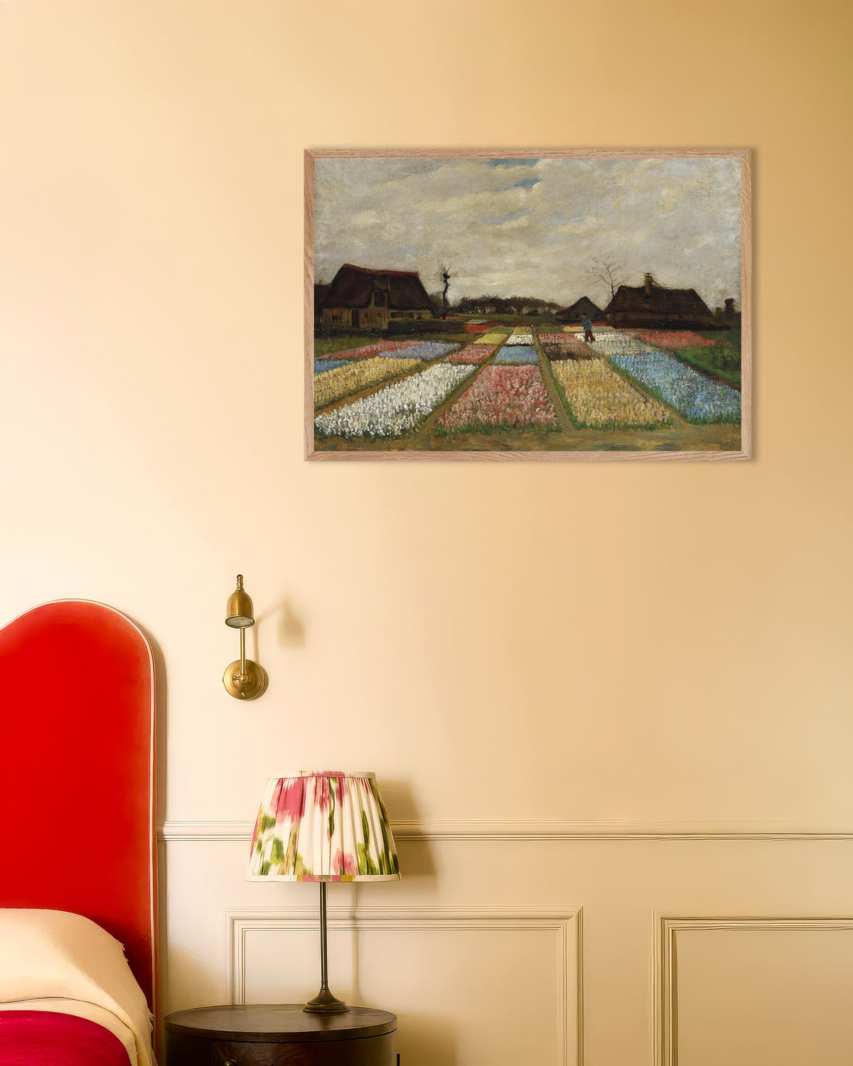Poster van Bloembedden in Holland (ca. 1883) van Vincent van Gogh, met naturel houten lijst