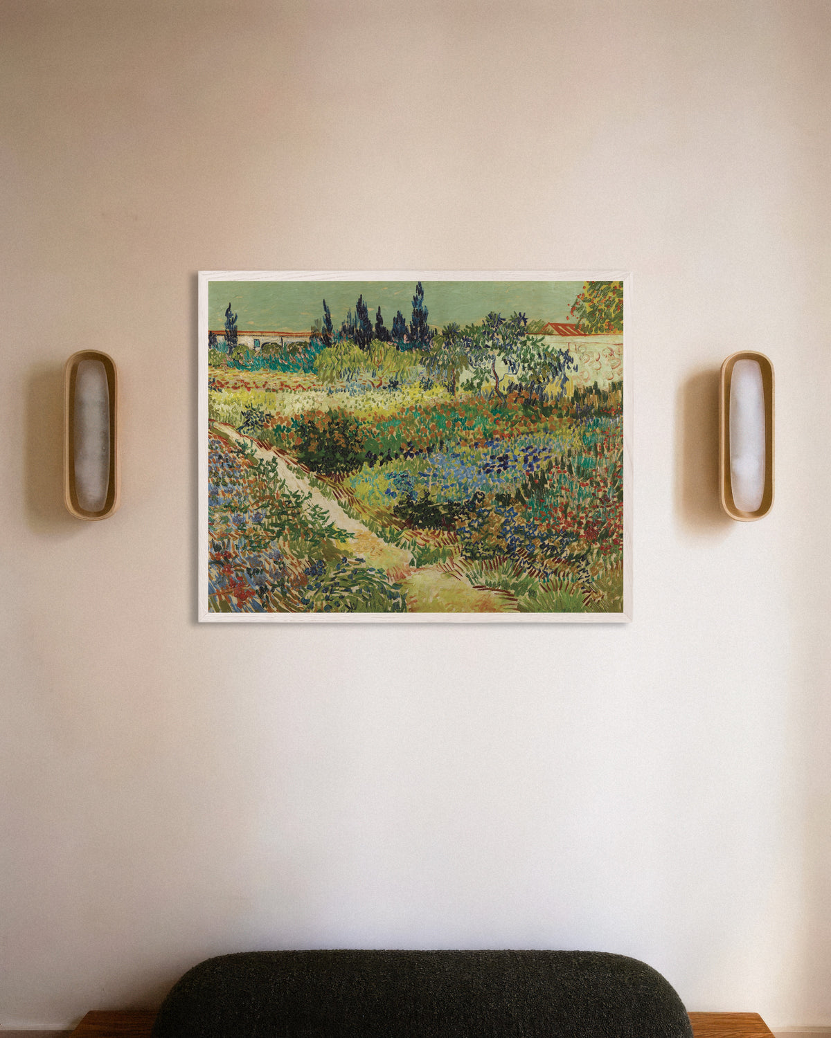 Poster de Le Jardin à Arles (1888), de Vincent van Gogh, avec un cadre en bois blanc