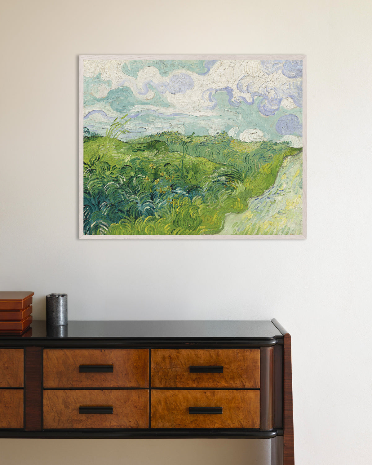 Poster de Champs de blé verts, Auvers (1890), de Vincent van Gogh, avec un cadre en bois blanc