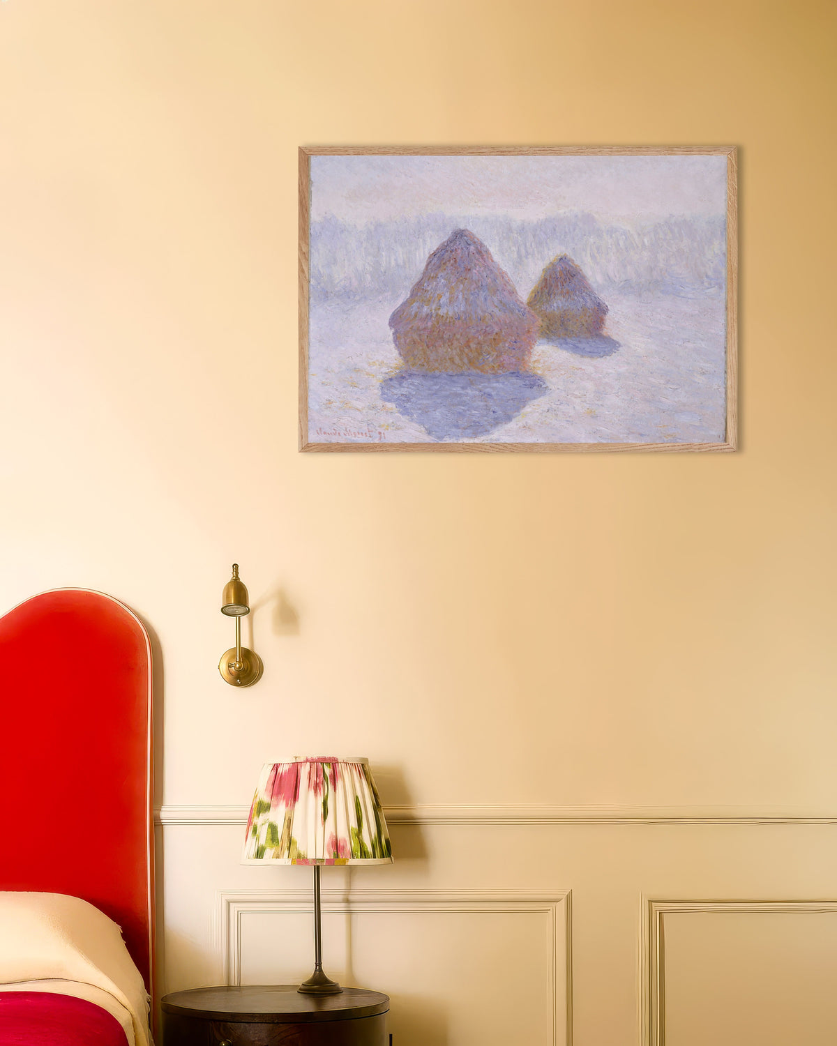 Poster Graanschelven, effect van sneeuw en zon (1891) van Claude Monet met naturel houten lijst