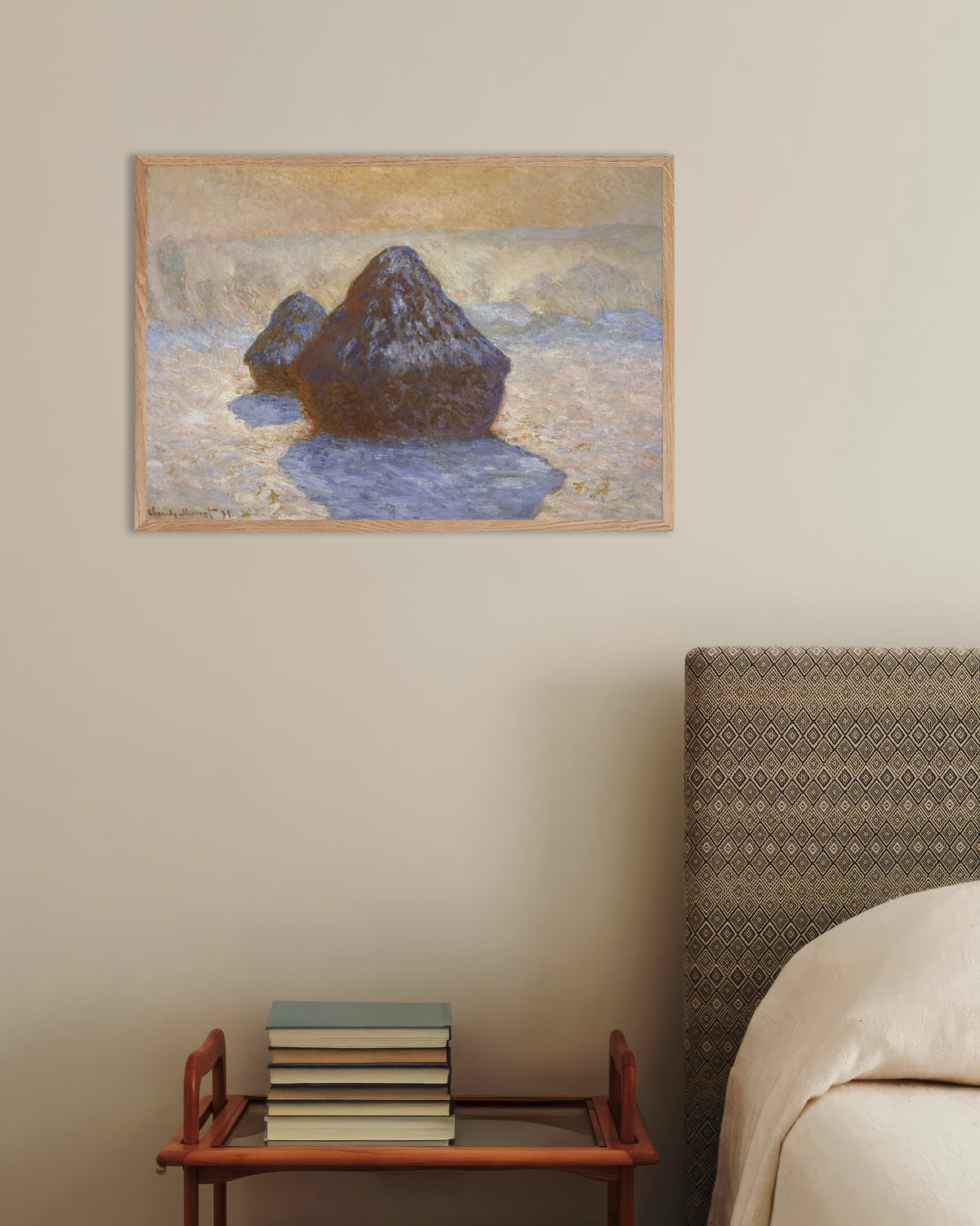 Poster Graanschelven, sneeuweffect (1891) van Claude Monet met naturel houten lijst