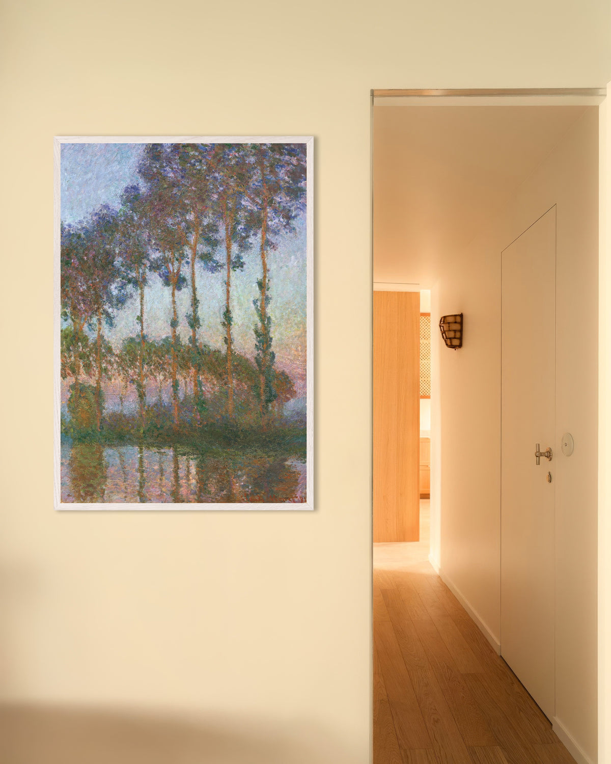Affiche Peupliers au bord de l'Epte, crépuscule (1891) de Claude Monet, avec un cadre en bois blanc