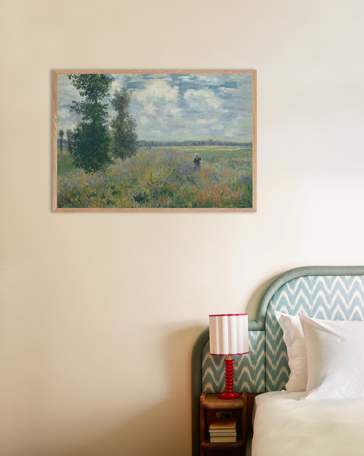 Affiche Champs de coquelicots près d'Argenteuil (1875) de Claude Monet, avec un cadre en bois naturel