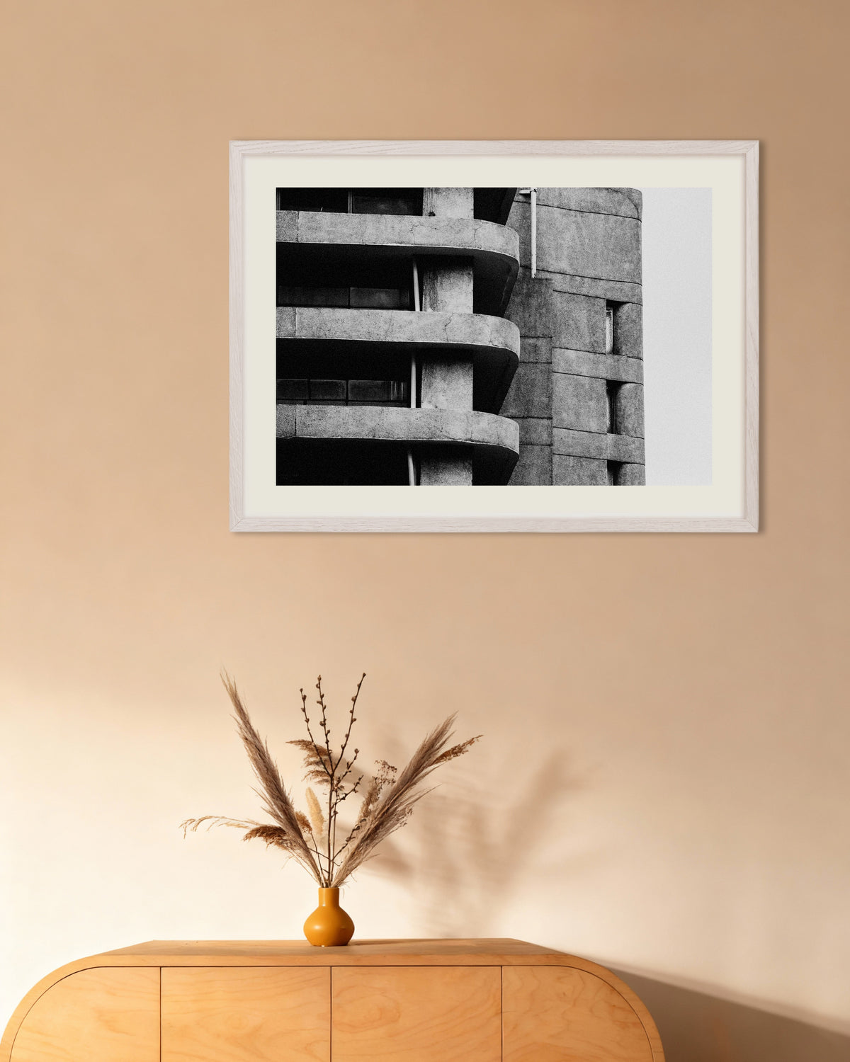 Poster ‘Afgeronde balkonplaten’, met witte houten lijst
