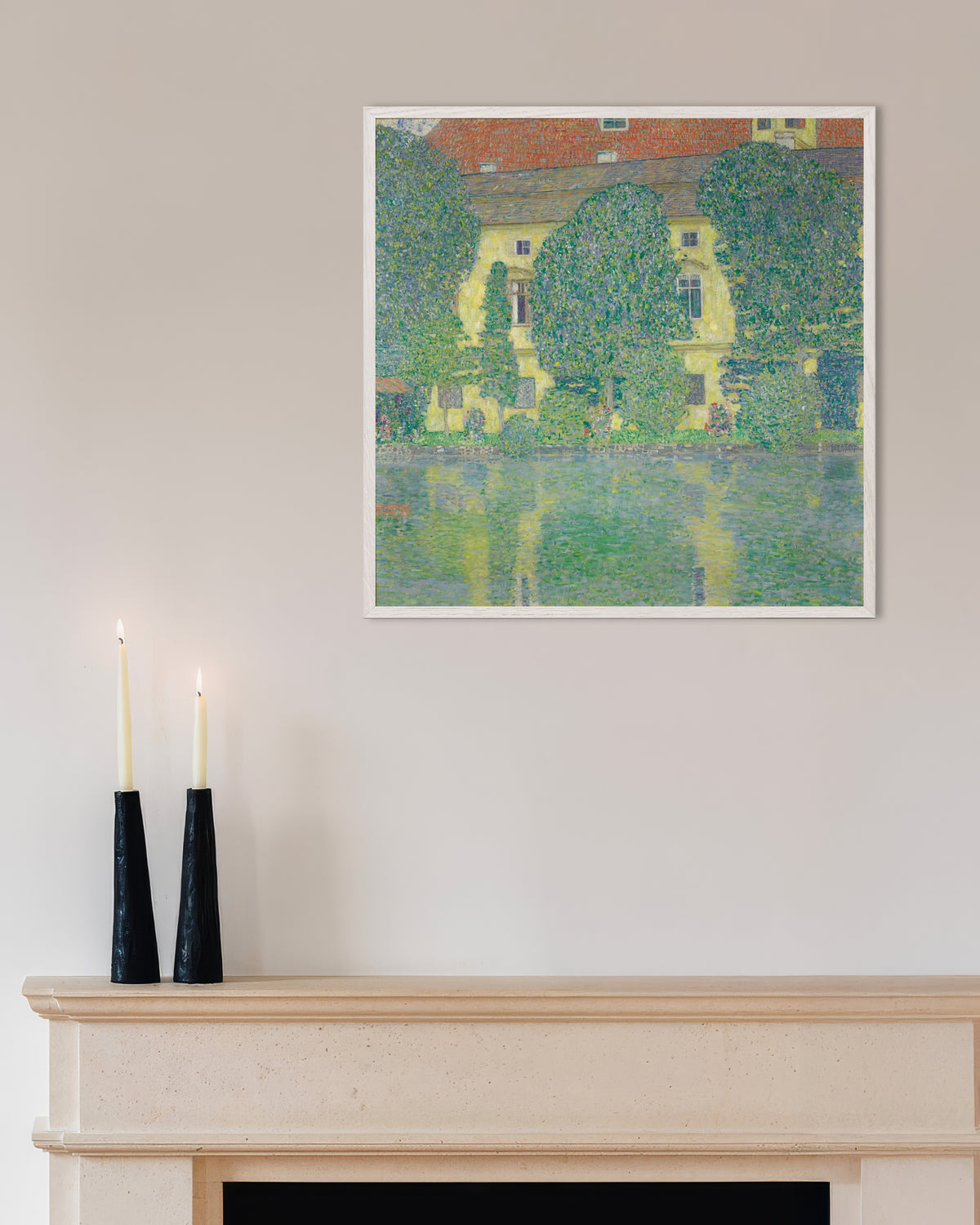 Poster van Schloss Kammer aan de Attersee III (1910) van Gustav Klimt, met witte houten lijst
