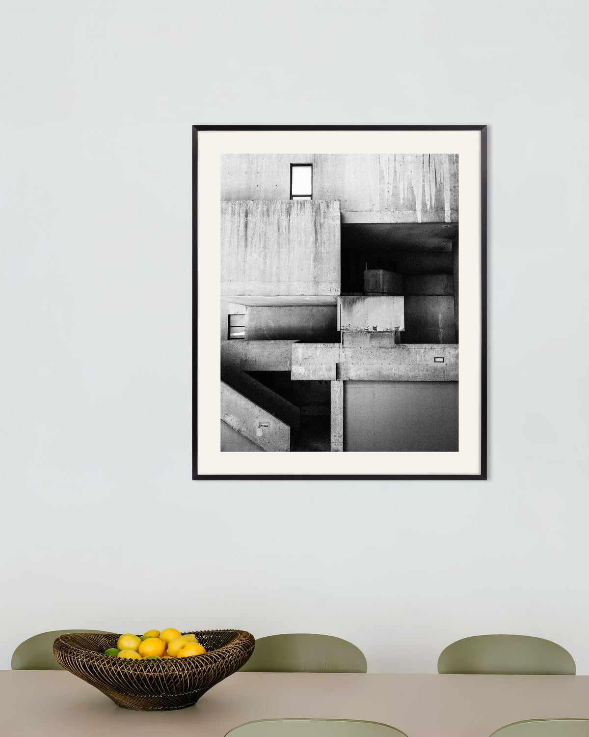 Poster ‘Compositie van gevlekt beton’, met metalen lijst