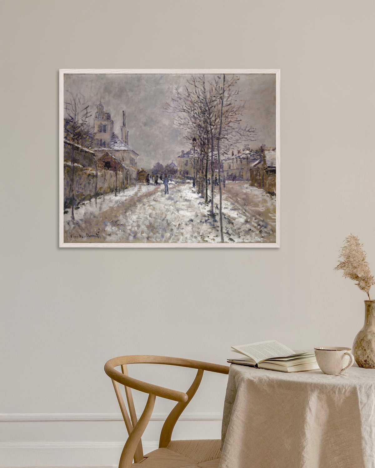 Affiche Le Boulevard de Pontoise à Argenteuil, neige (1875) de Claude Monet, avec un cadre en bois blanc