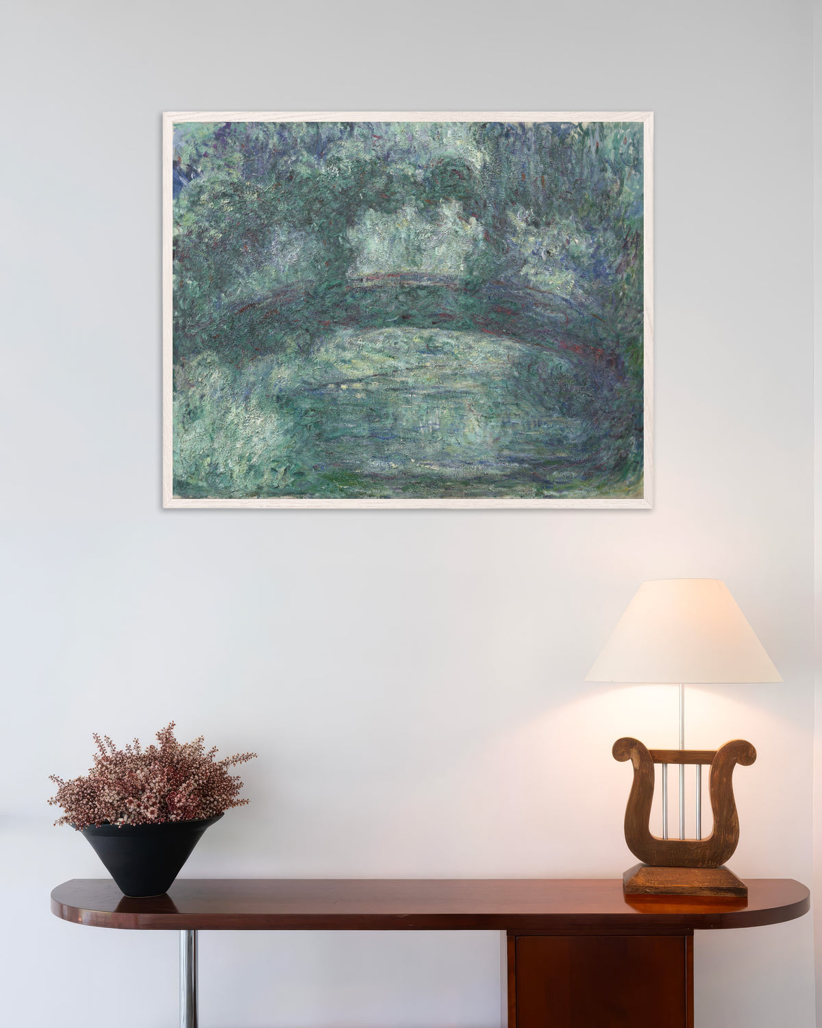 Affiche Le Pont japonais (1919–1924) de Claude Monet, avec un cadre en bois blanc