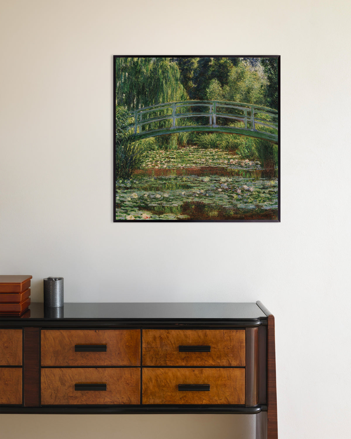 Affiche Le Pont japonais et le bassin aux nymphéas, Giverny (1899) de Claude Monet, avec un cadre en métal