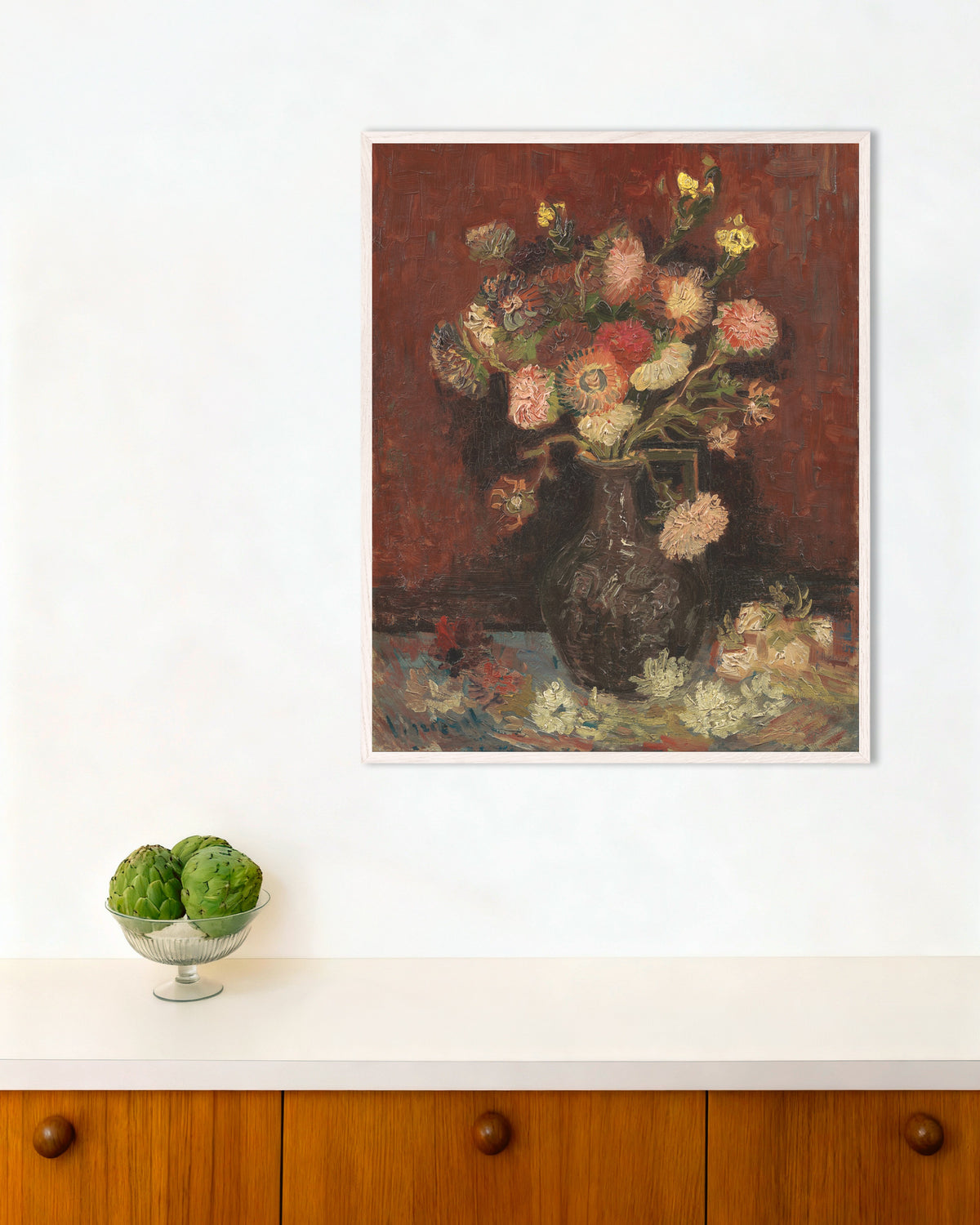 Poster van Vaas met Chinese asters en gladiolen (1886) van Vincent van Gogh, met witte houten lijst