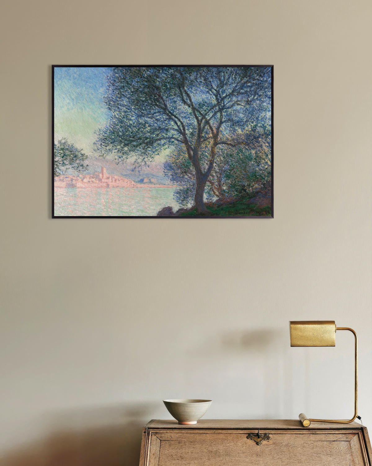 Poster Antibes gezien vanaf La Salis (1888) van Claude Monet met metalen lijst