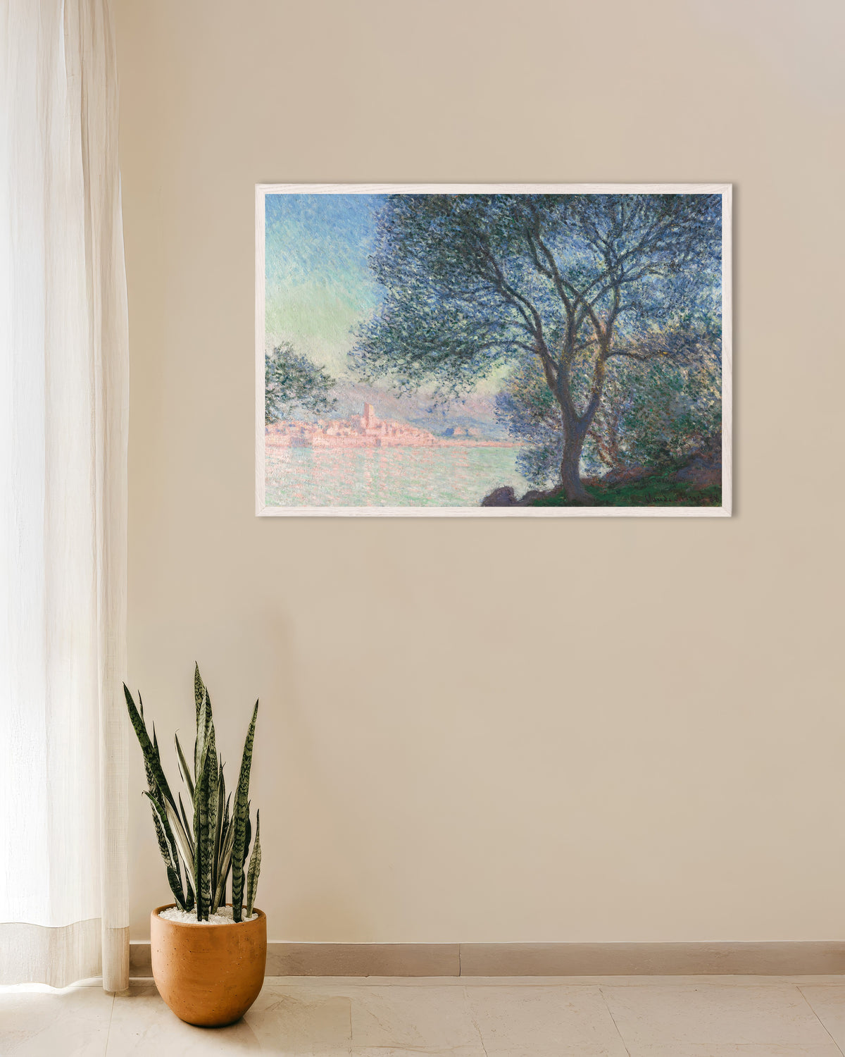 Poster Antibes gezien vanaf La Salis (1888) van Claude Monet met witte houten lijst