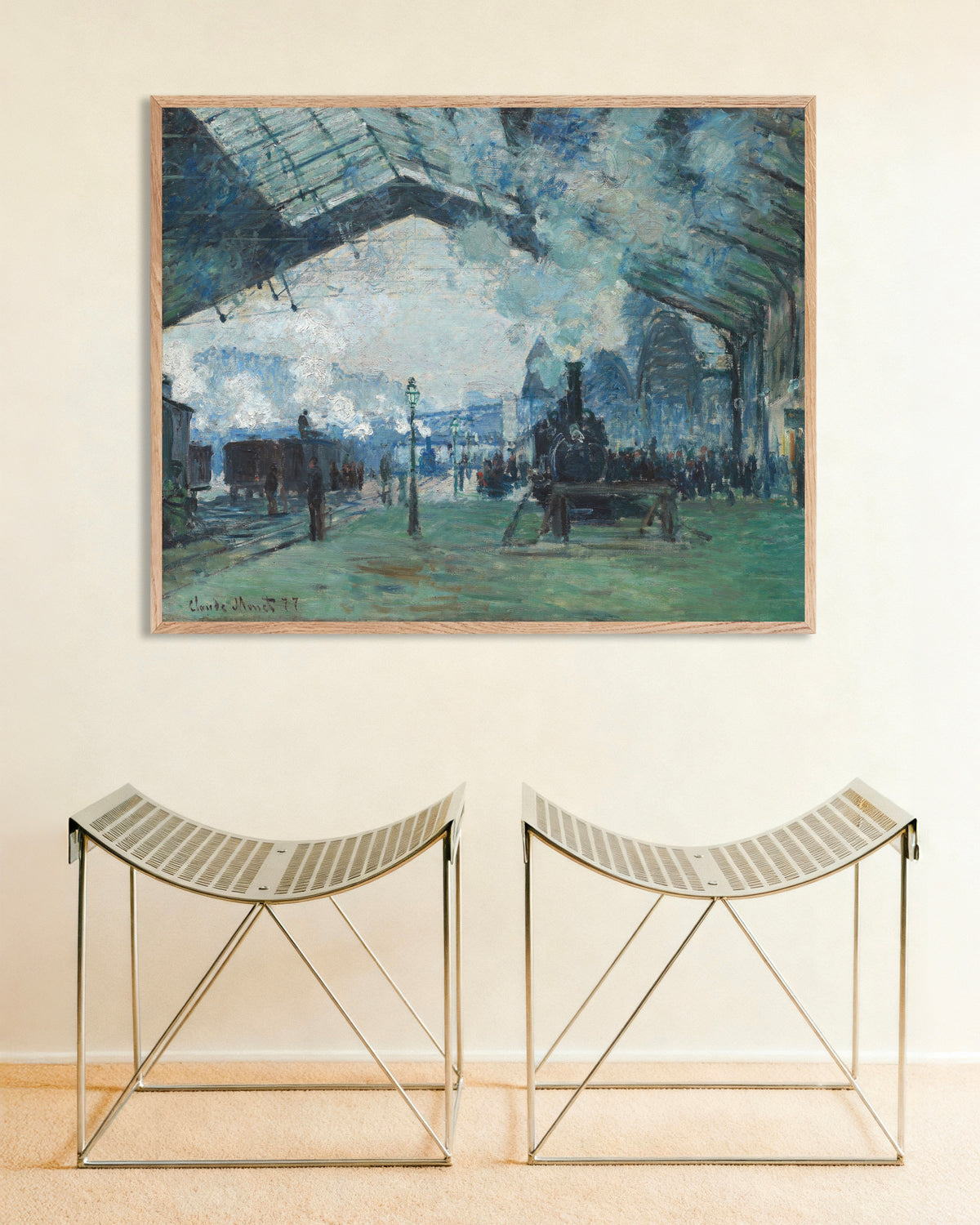 Affiche La Gare Saint-Lazare, arrivée d'un train de Normandie (1877) de Claude Monet, avec un cadre en bois naturel