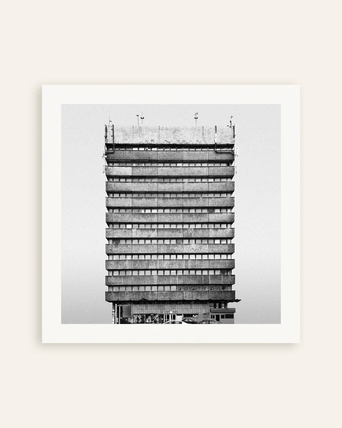Poster ‘Kantoortoren met horizontale banden’, miniatuur