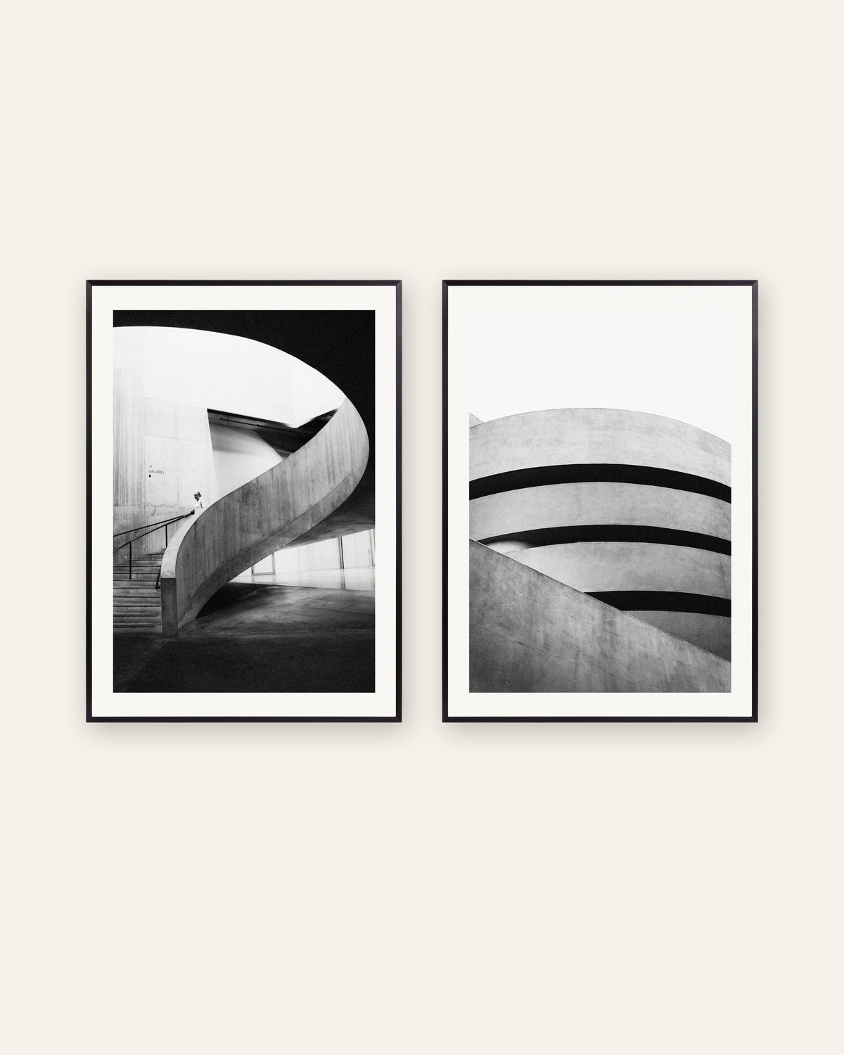 Affiches brutalistes, lot de 2 : courbes de béton, cadres en métal noir