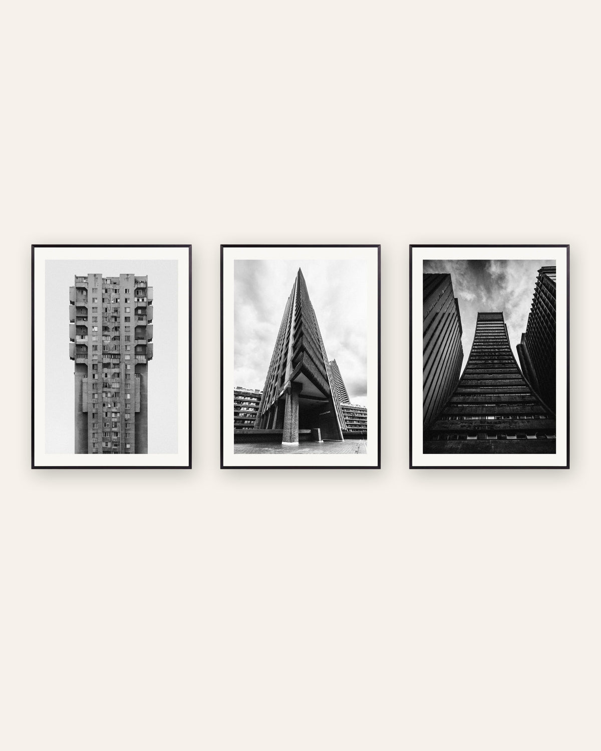 Affiches brutalistes, lot de 3 : tours de béton, cadres en métal noir