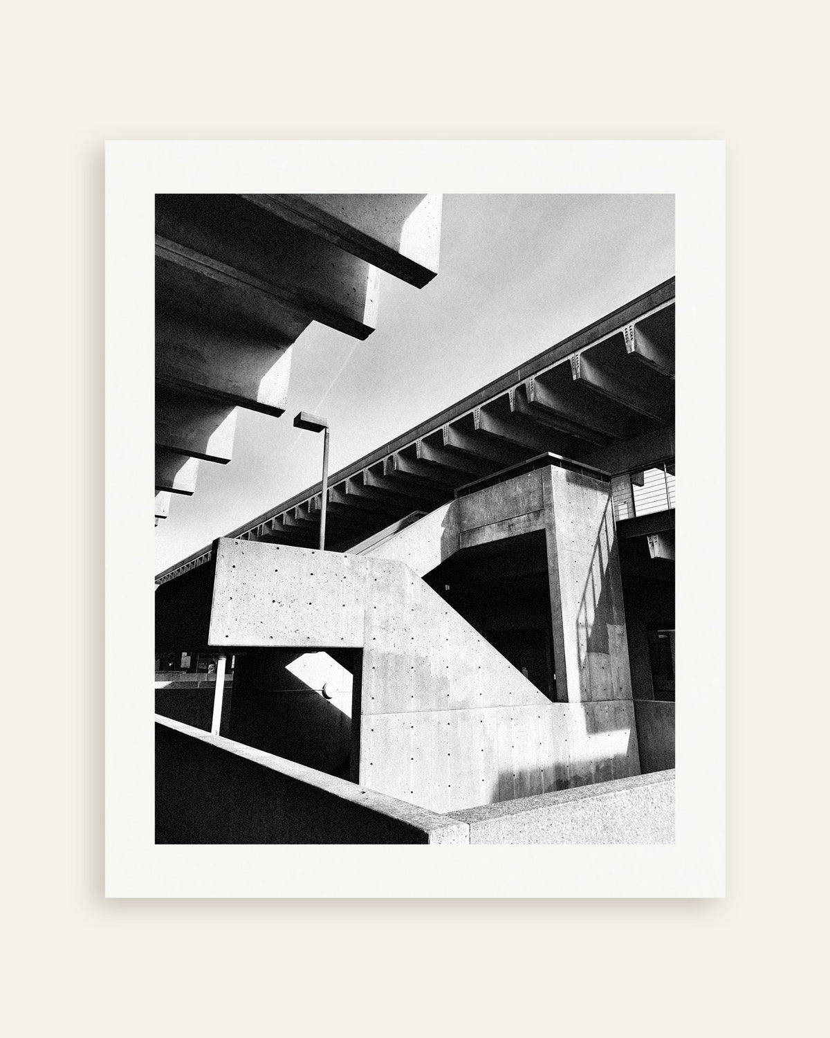 Poster ‘Betonnen trap in het zonlicht’, miniatuur