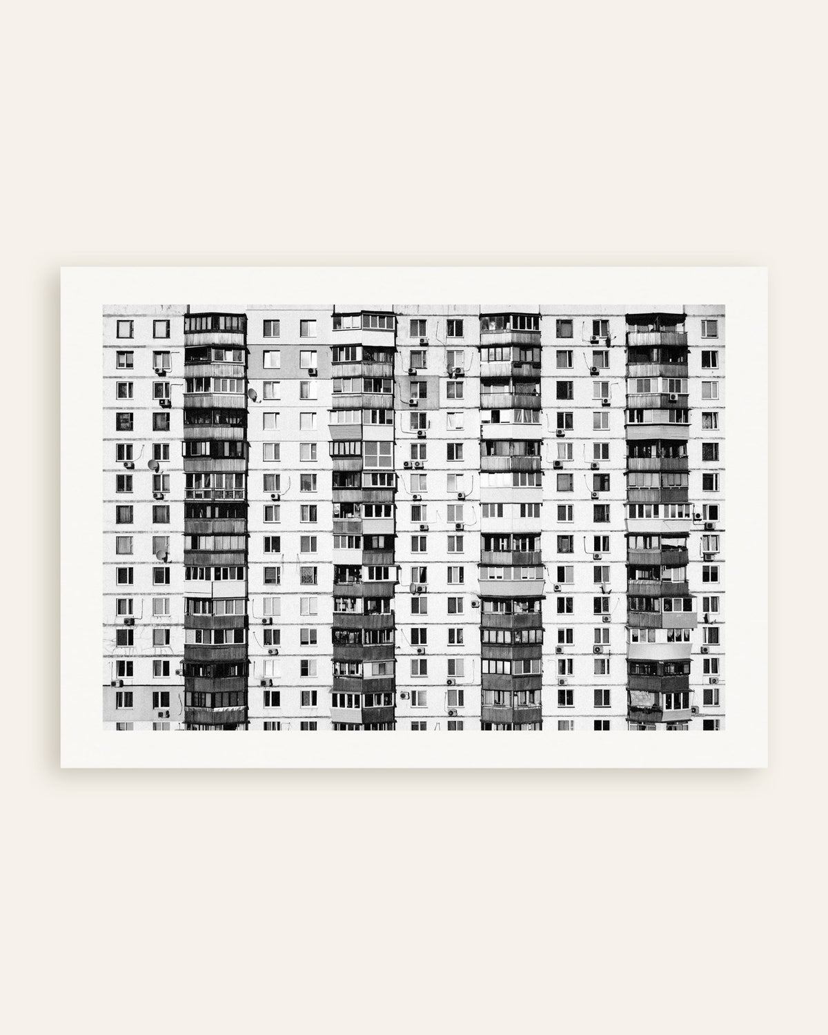 Poster ‘Eindeloos flatgebouw’, miniatuur