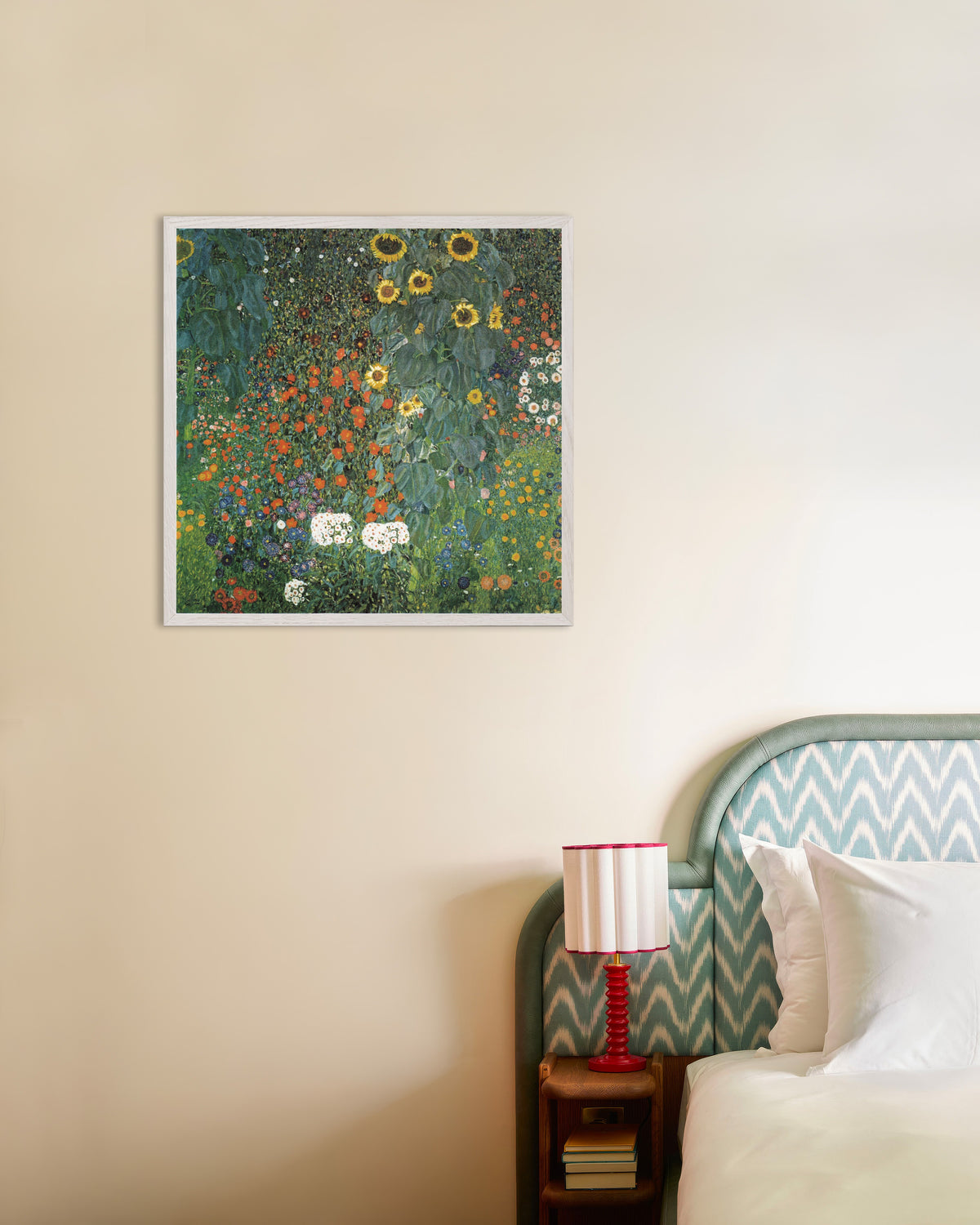 Affiche Jardin paysan aux tournesols (1907) de Gustav Klimt, avec un cadre en bois blanc