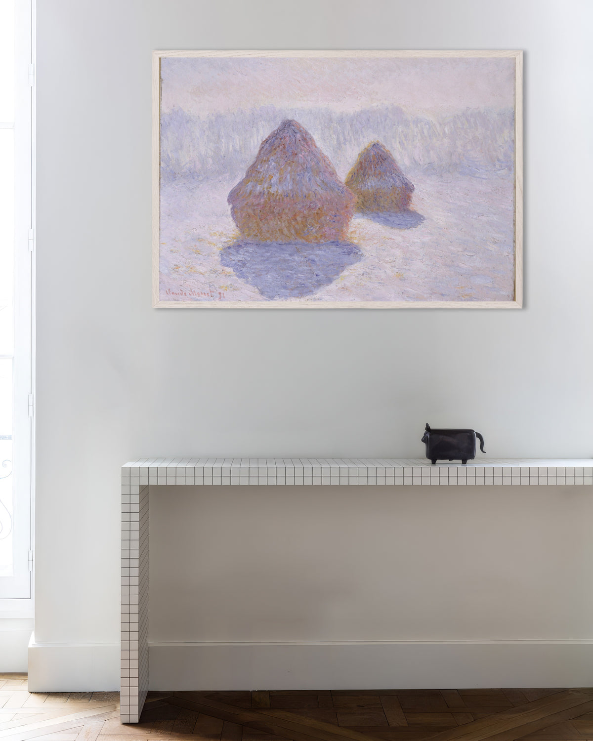 Poster Graanschelven, effect van sneeuw en zon (1891) van Claude Monet met witte houten lijst