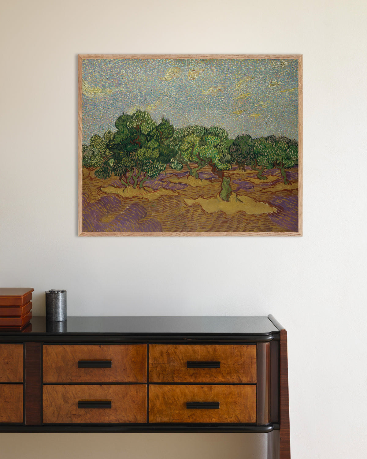 Poster d’Oliviers sous un ciel pâle (1889) de Vincent van Gogh, avec cadre en bois naturel