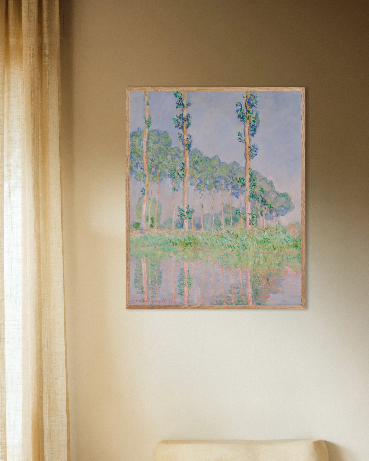 Poster Populieren, roze effect (1891) van Claude Monet met naturel houten lijst