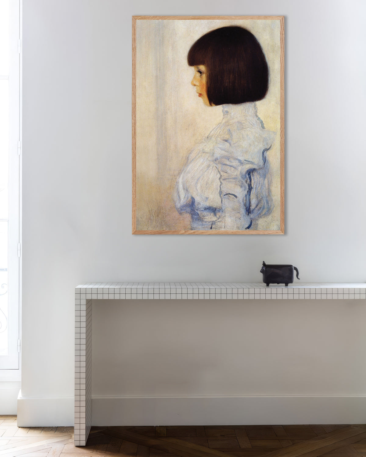 Poster Portret van Helene Klimt (1898) van Gustav Klimt met naturel houten lijst