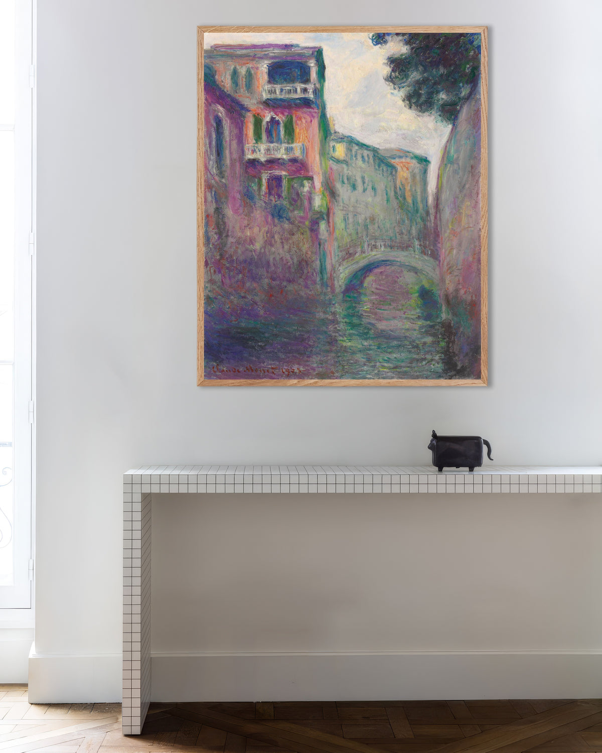 Poster Rio della Salute (1908) van Claude Monet met naturel houten lijst