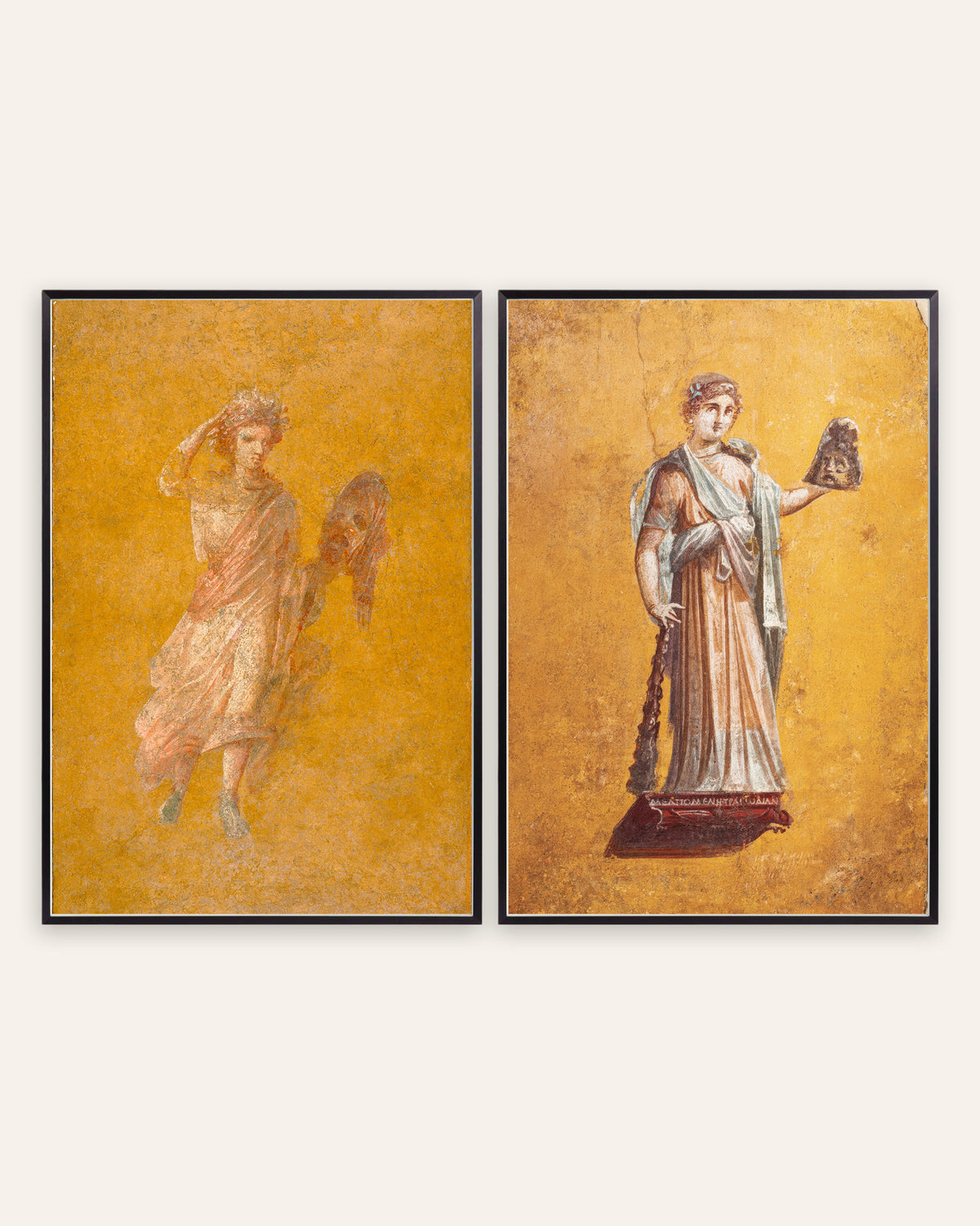 Romeinse fresco posters, set van 2: Melpomene, muze van de tragedie, in zwarte metalen lijsten