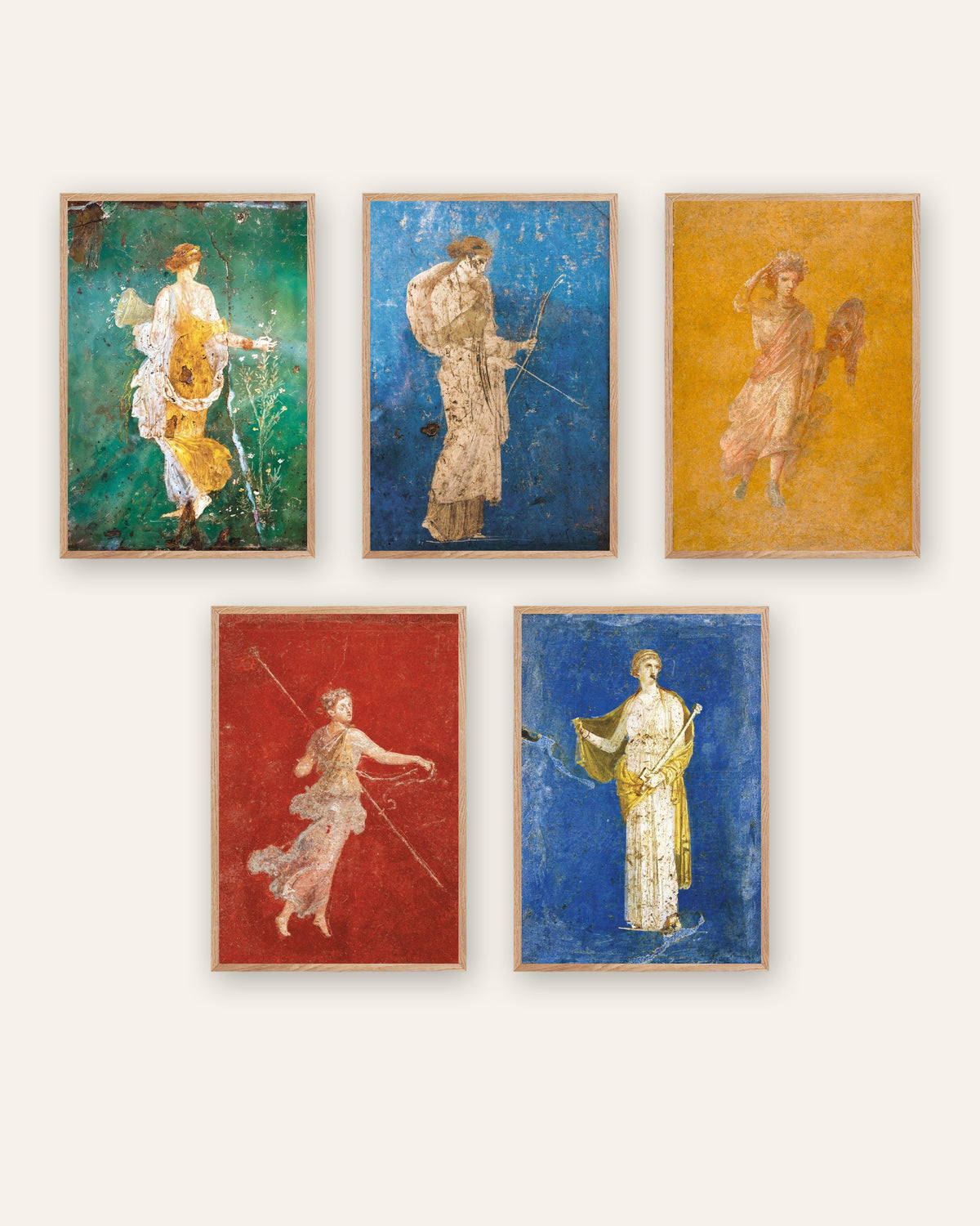 Lot de 5 affiches de fresques romaines, Flora, Artémis, Melpomène, Ménade et Médée, cadres en bois naturel