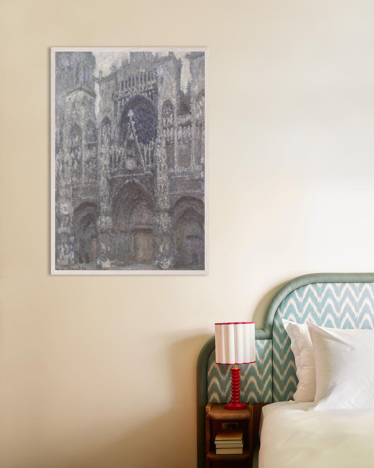 Poster De kathedraal van Rouen, het portaal bij grijs weer (1892) van Claude Monet met witte houten lijst