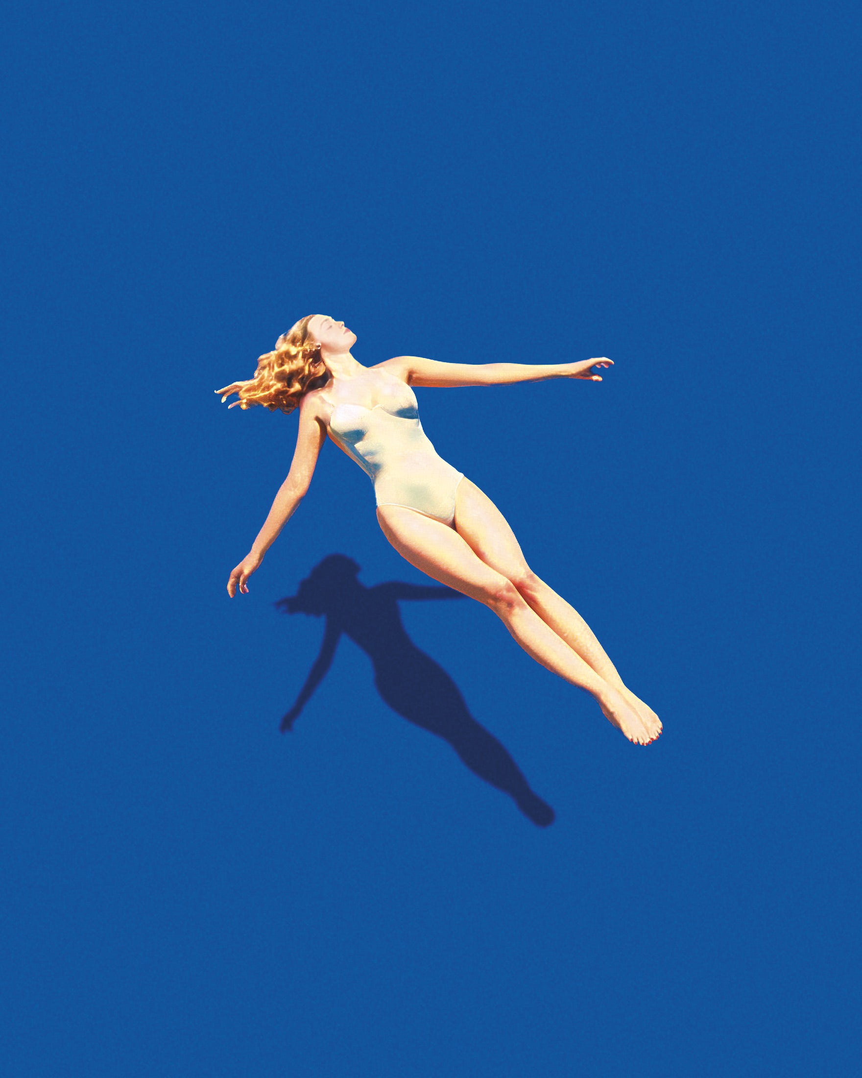 Femme flottant sur l'eau, affiche SPA