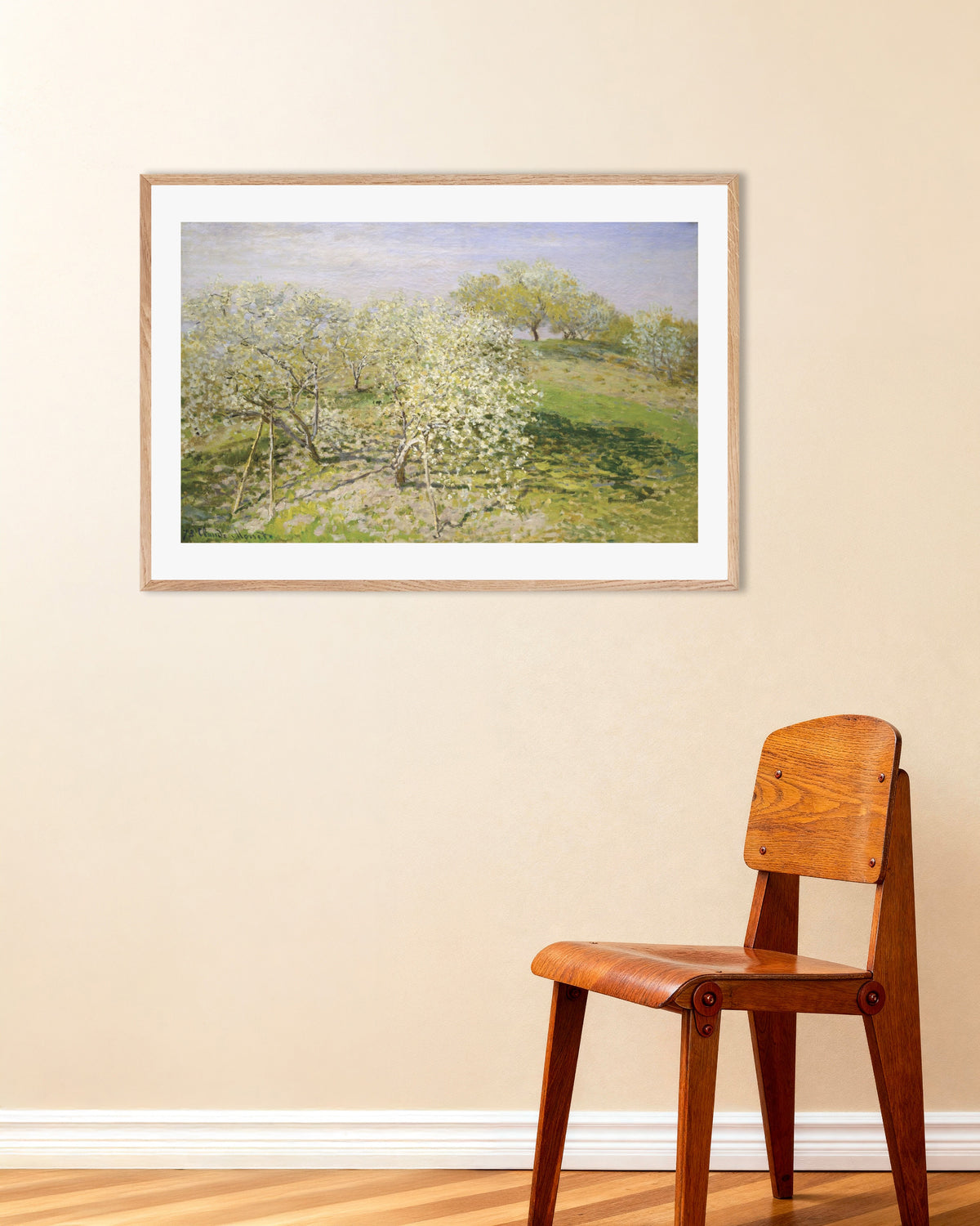 Affiche Le Printemps, arbres fruitiers en fleurs (1873) de Claude Monet, avec un cadre en bois naturel
