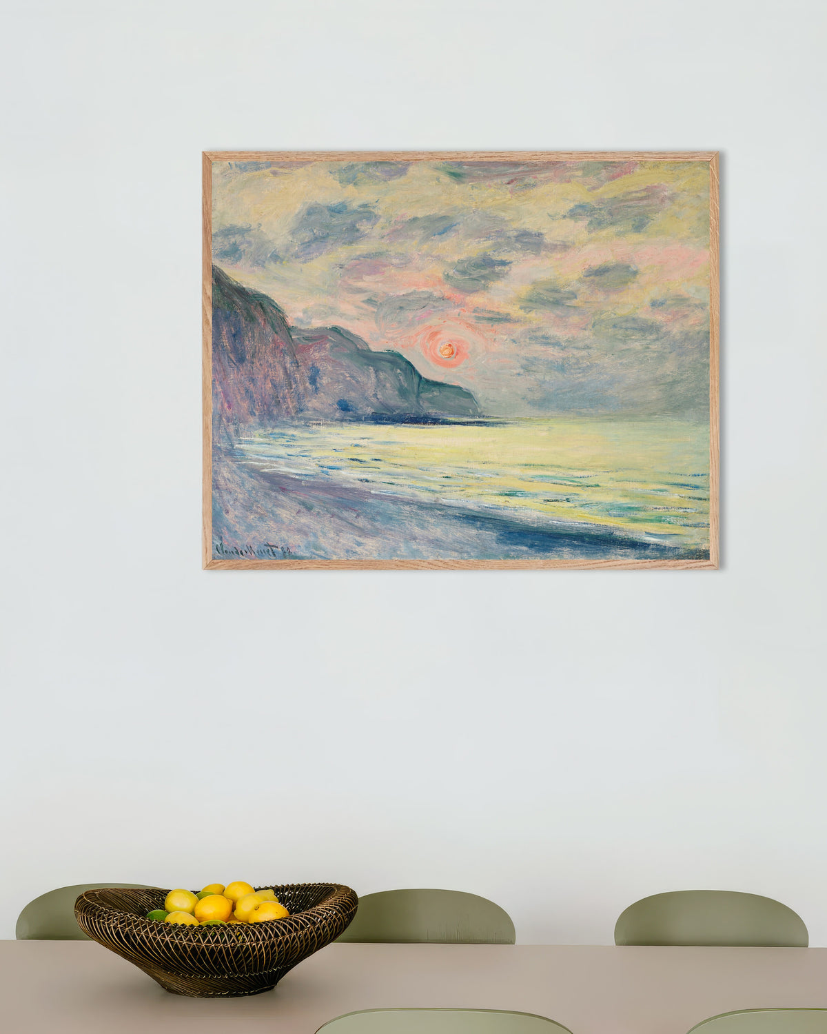 Poster Zonsondergang, nevelig weer, Pourville (1882) van Claude Monet met naturel houten lijst