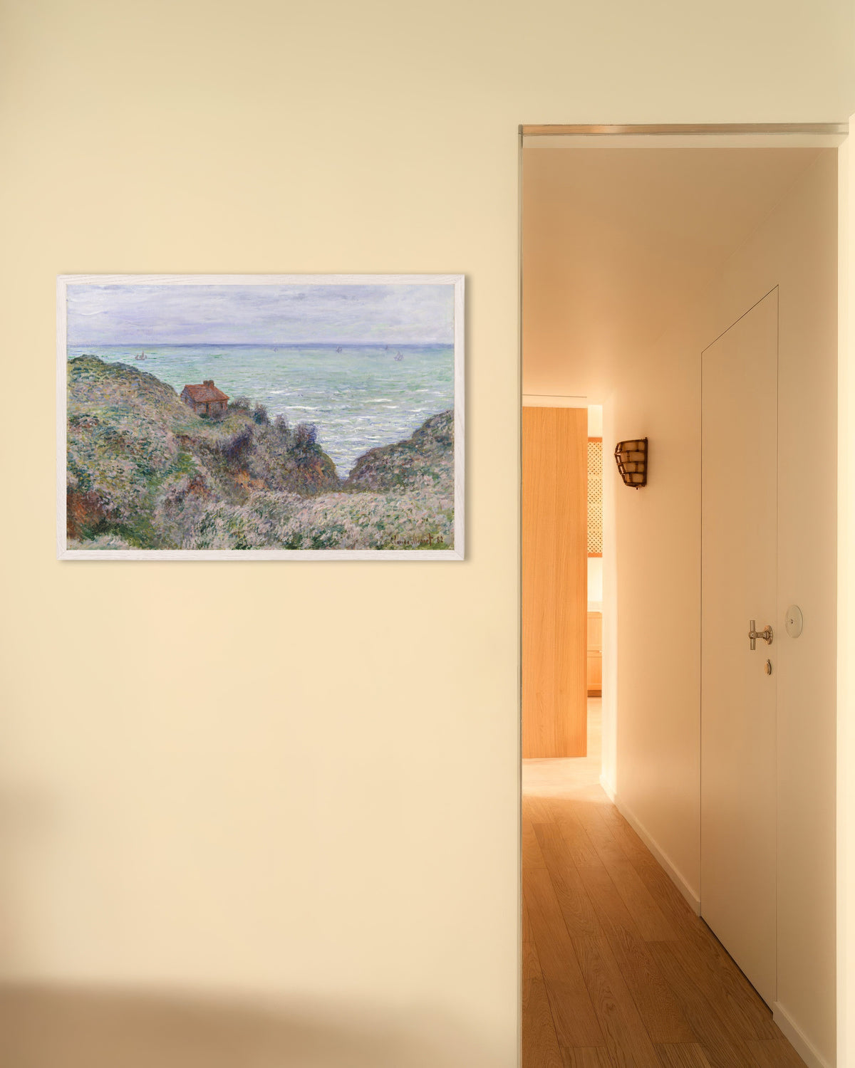 Poster Het huisje van de douanier (1882) van Claude Monet met witte houten lijst