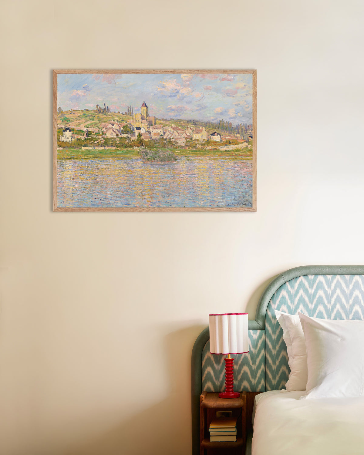 Poster Vétheuil van Claude Monet met naturel houten lijst