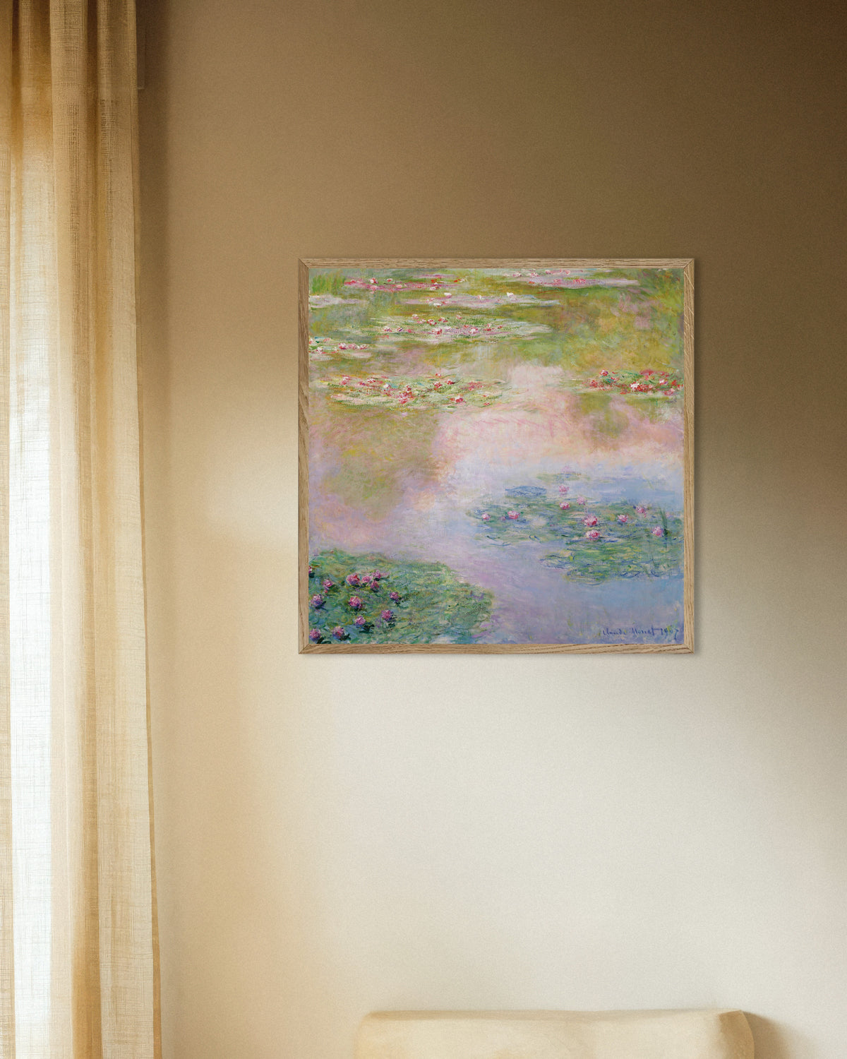 Affiche Nymphéas, reflets roses (1907) de Claude Monet, avec un cadre en bois naturel