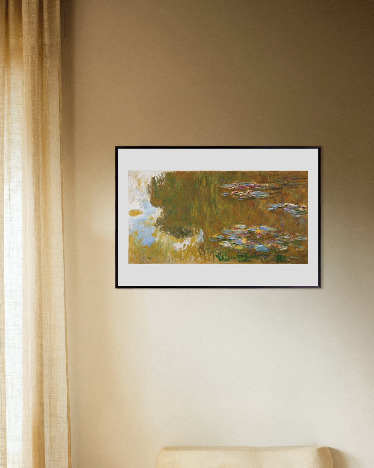 Affiche Le Bassin aux nymphéas, reflets de saule (vers 1917–1919) de Claude Monet, avec un cadre en métal