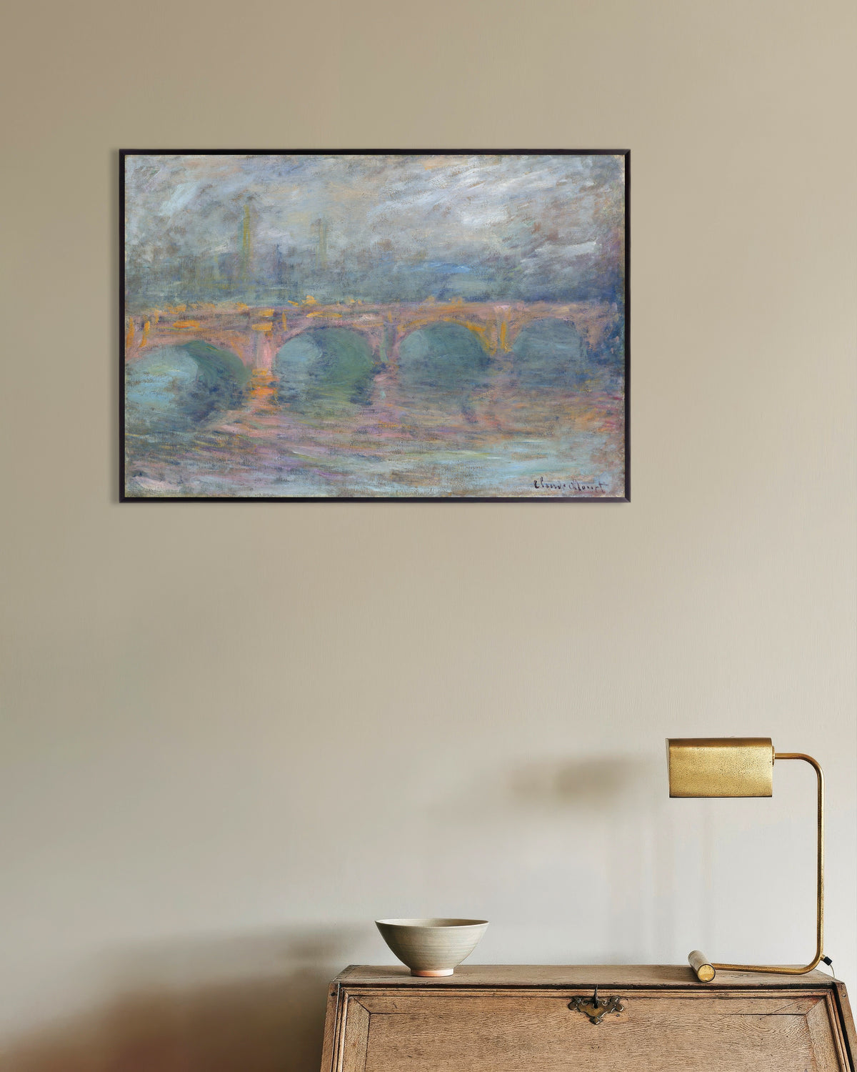 Poster Waterloo Bridge, Londen, bij zonsondergang (1904) van Claude Monet met metalen lijst
